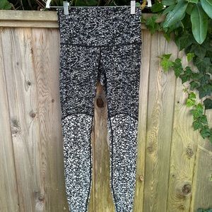Lululemon Wunder Under leggings